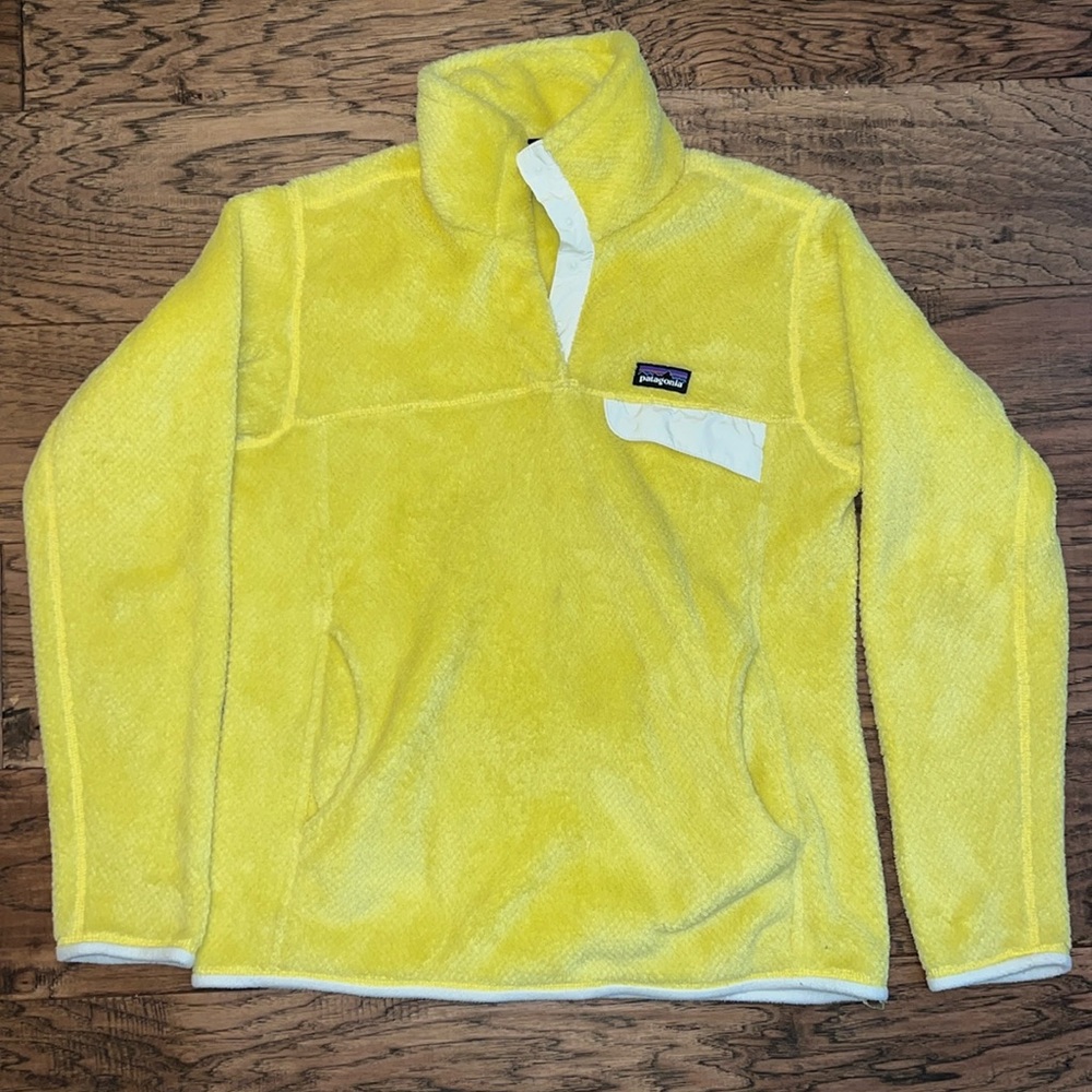 Patagonia women’s yellow sweatshirt. Size medium